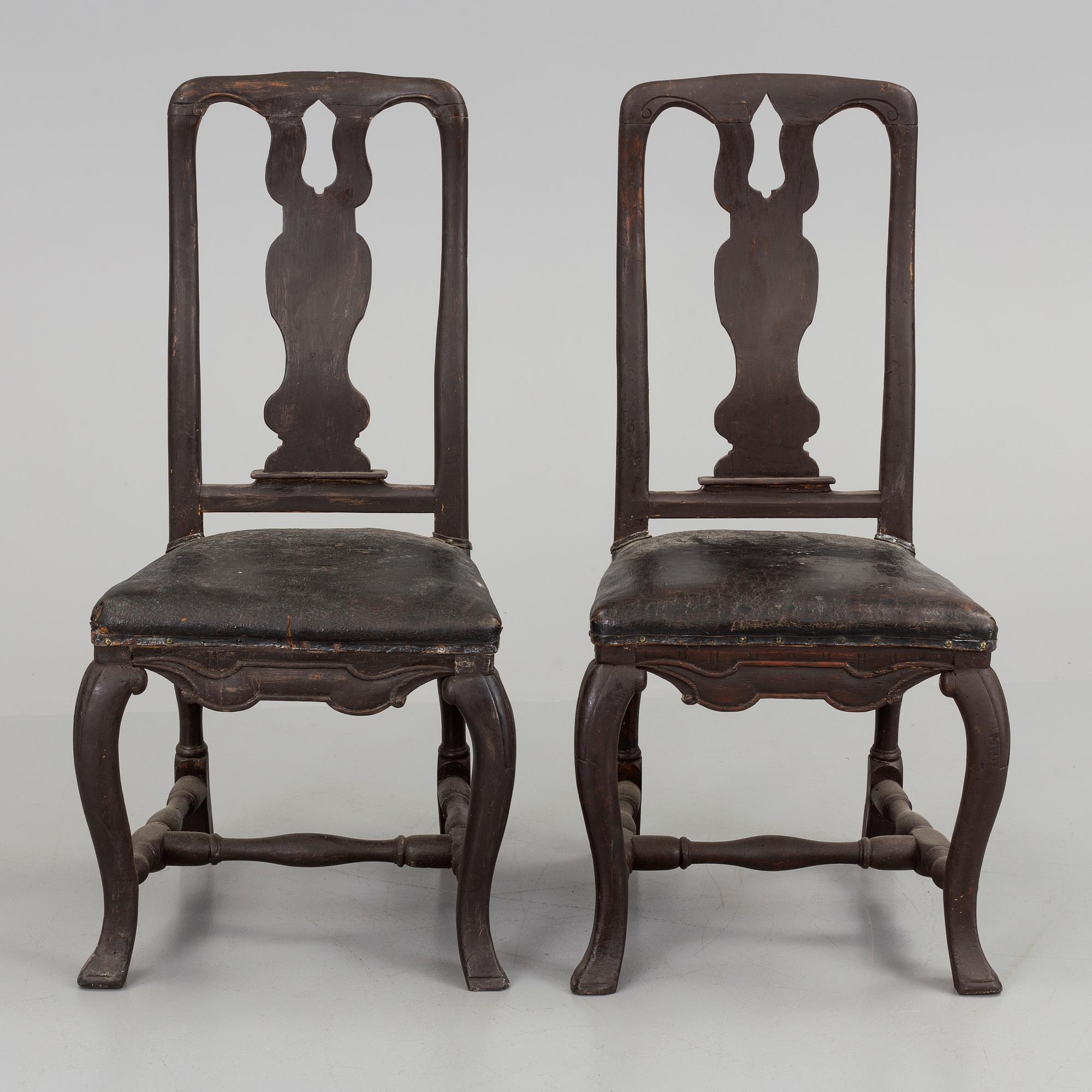 STOLAR, ett par snarlika, senbarock, 1700-tal.