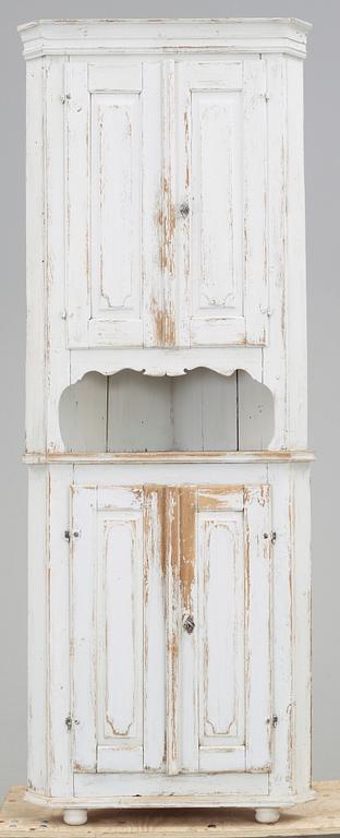 HÖRNSKÅP, 1800-tal.