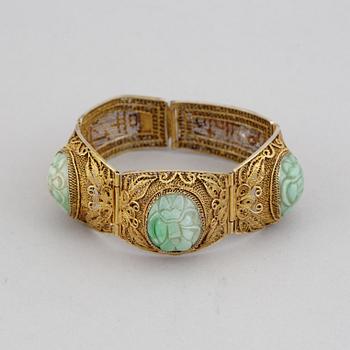 Armband, filigranarbete och nefrit. Kina, 1900-tal.