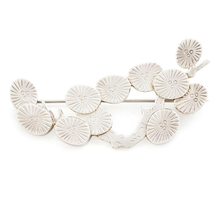 Wiwen Nilsson, brosch i form av kvist, sterlingsilver, Lund 1954.