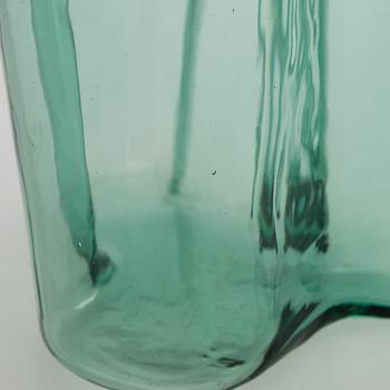 Alvar Aalto, A '9750' vase Karhula Glassworks in production 1937-1949.