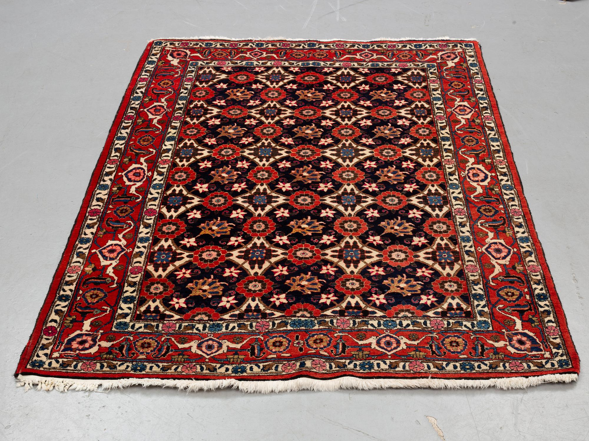Matta, semiantik/old, Veramin, ca 213 x 146 cm.