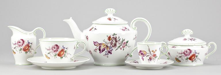 TE samt KAFFESERVIS, 19 delar, porslin, Rörstrand, 1900-talets början.