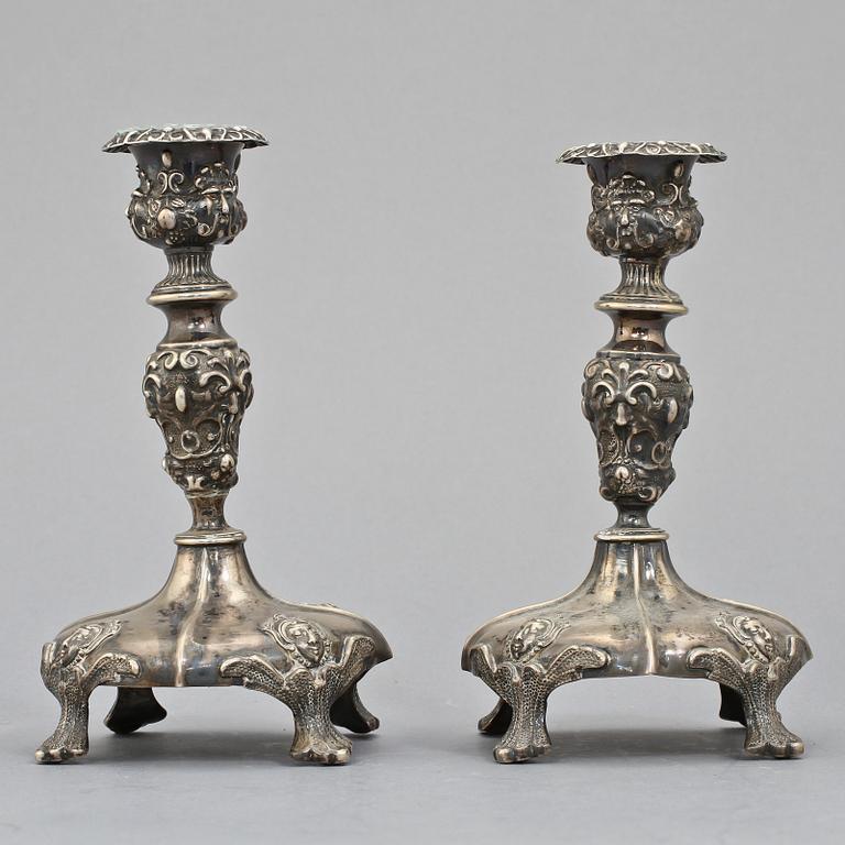 LJUSSTAKAR, ett par, nyrokoko, sent 1800-tal.