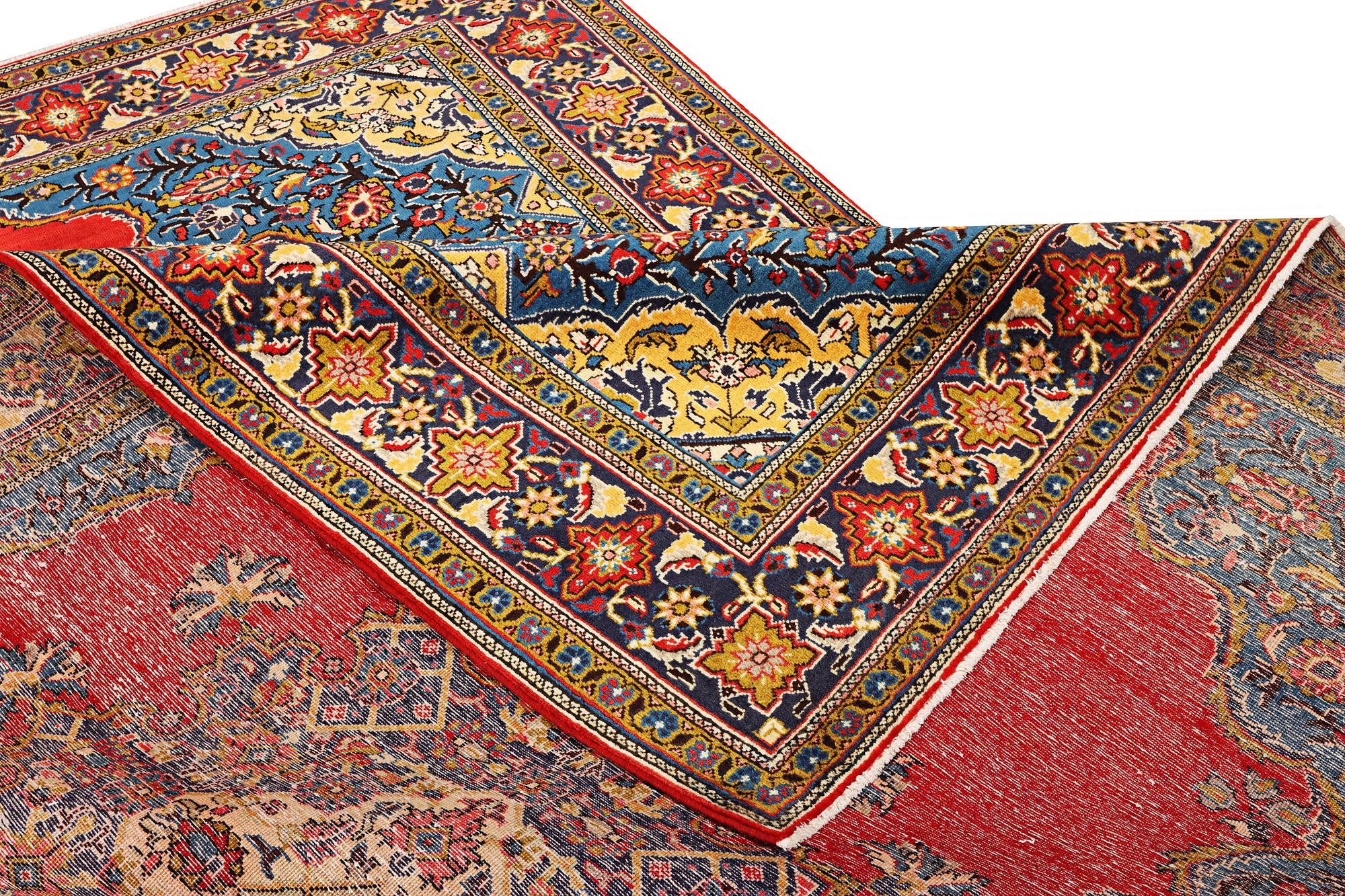 A Sarouk carpet, a. 323 x 217 cm.