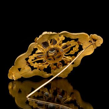 BROSCH, 18 k guld med akvamarin samt ametister. Vikt ca 6 gram.