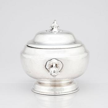 Firma K. Anderson, a silver tureen, Stockholm 1917.