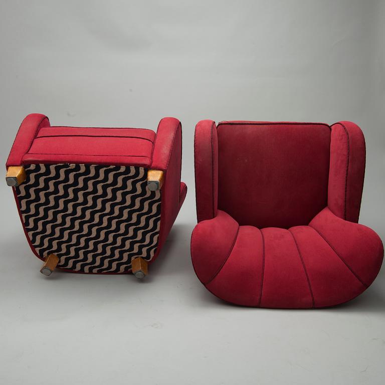 FÅTÖLJER, ett par, 1900-talets mitt och FOTPALL, 2000-tal.