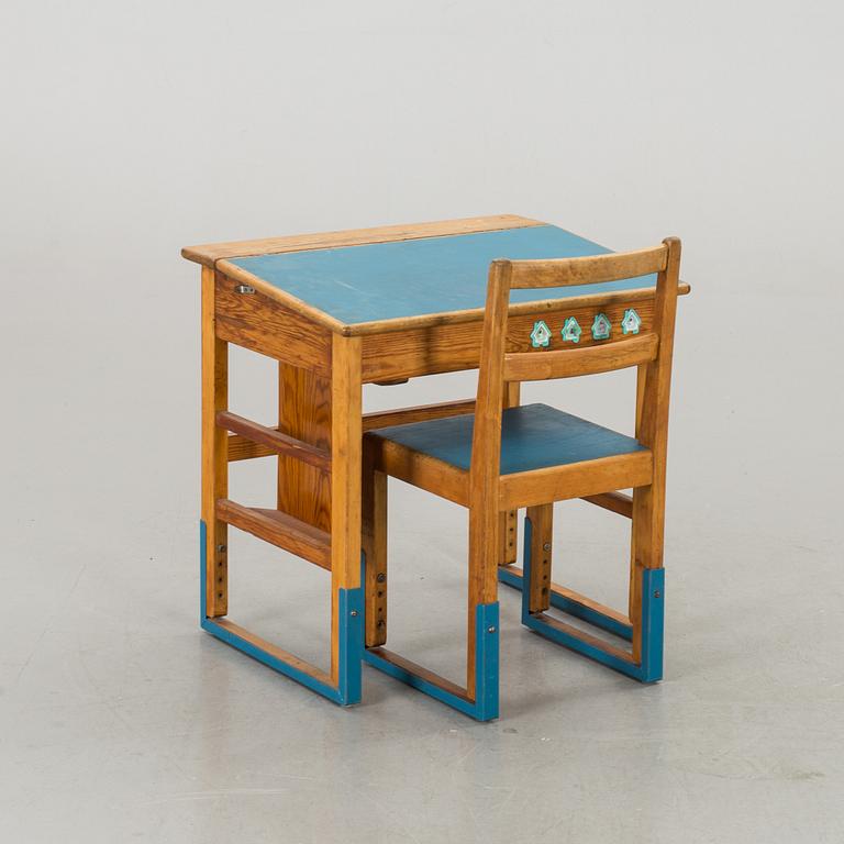 A SCHOOL DESK AND A CHAIR, SECOND HALF OF 20TH CENTURY.