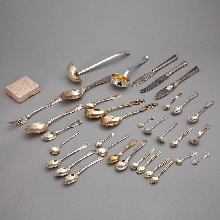 PARTI SILVER, 35 delar, bland annat Gustaf Möllenborg, 1894. Total vikt ca 840g.