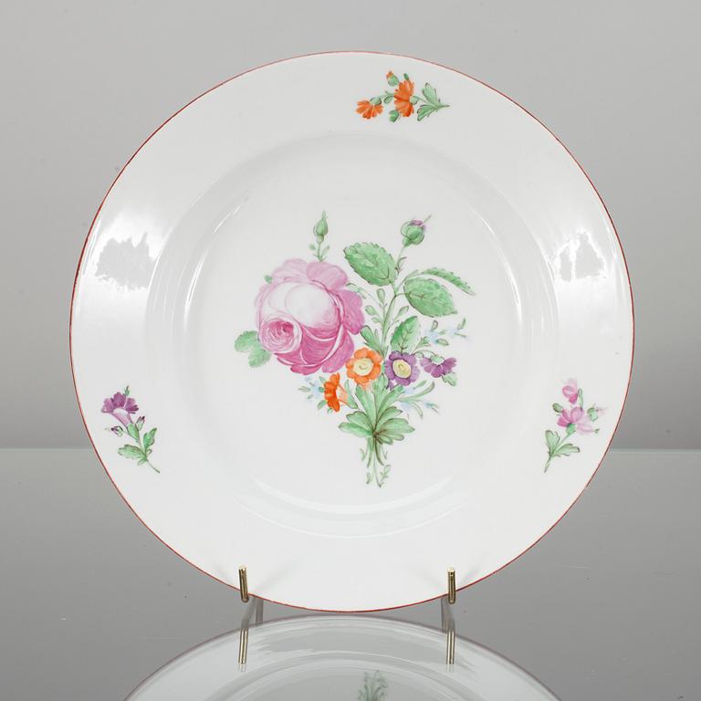 TALLRIK, porslin, möjligen Ryssland sekelskiftet 1700/1800-tal.