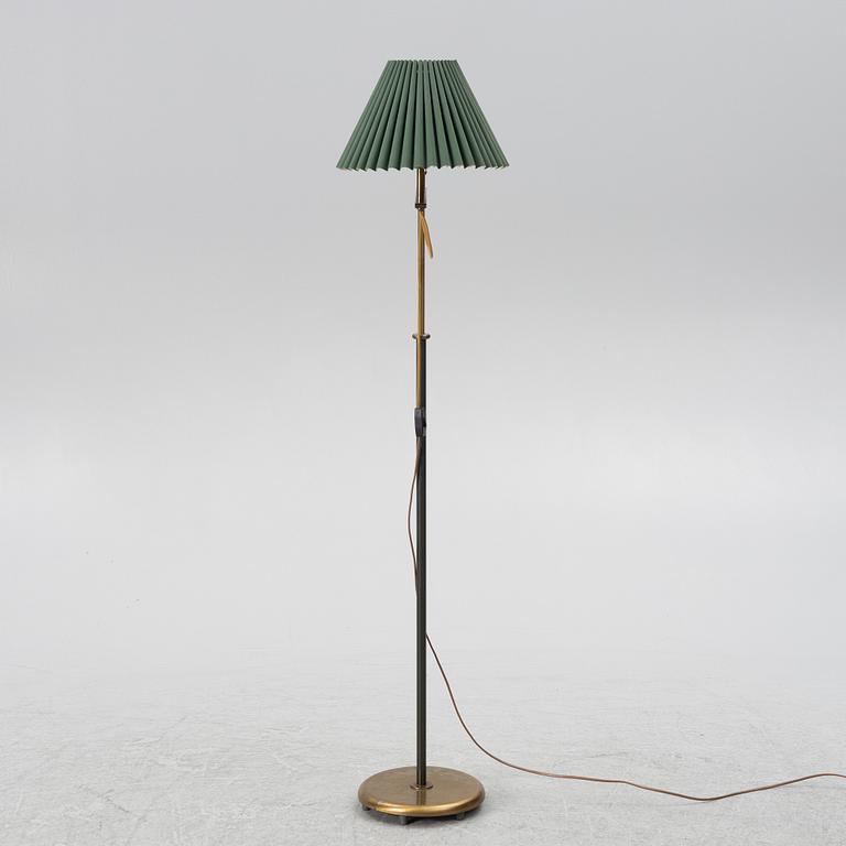Harald Notini, golvlampa, modell "15597", Arvid Böhlmarks Lampfabrik, Stockholm, 1950-tal.