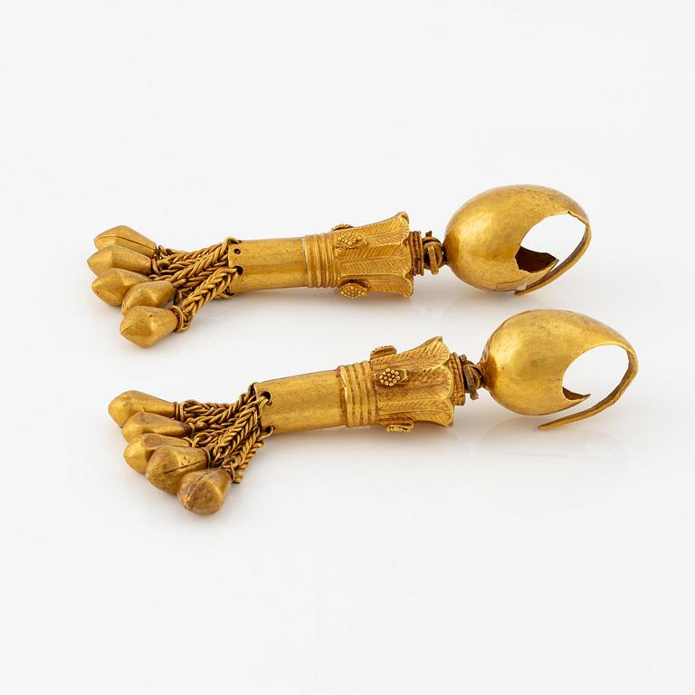 A pair of Meroitic gold earrings, 700 BC - 500 BCE.