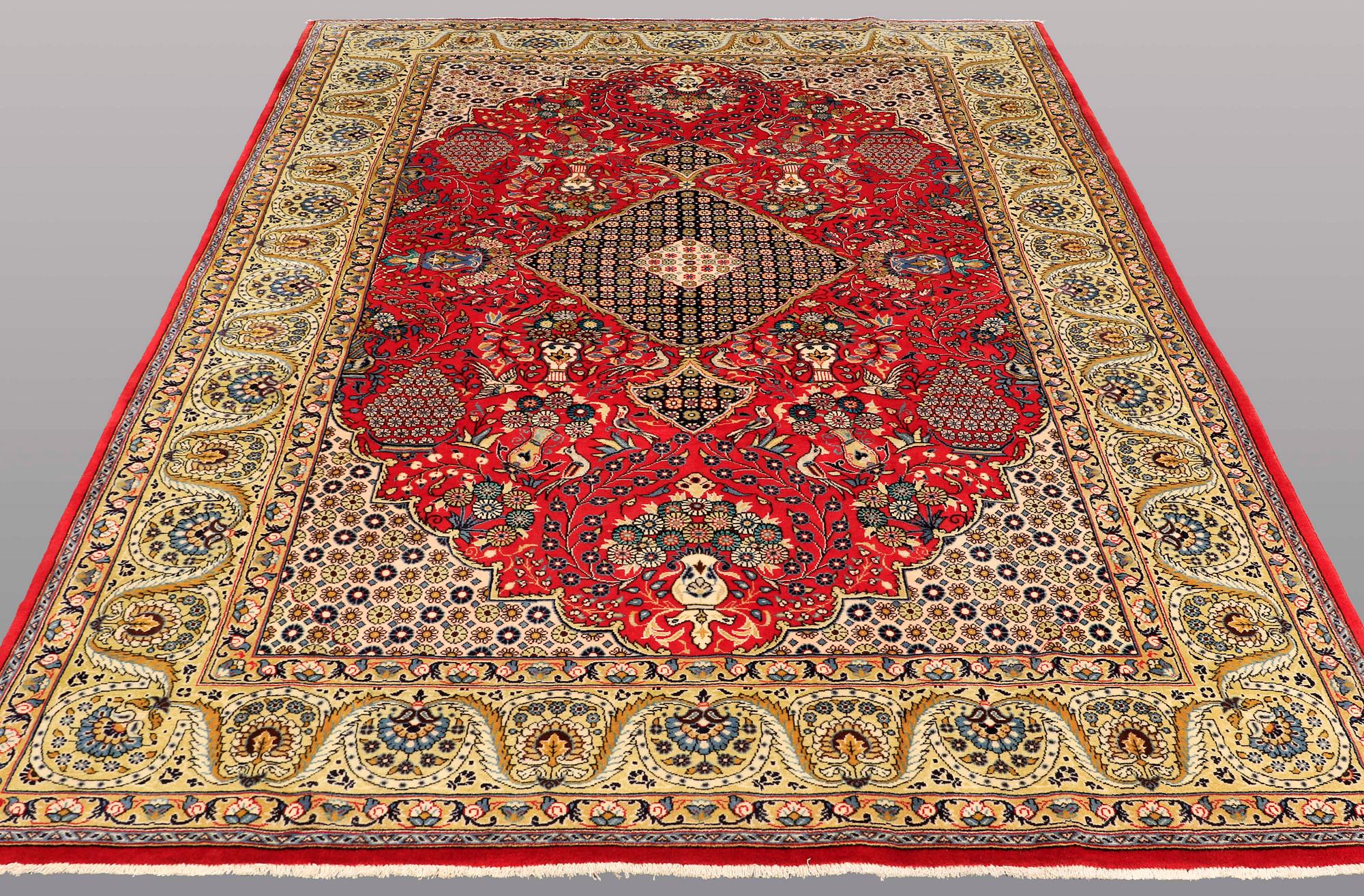 MATTO, Figural Ghom part silk, ca 330 x 210.