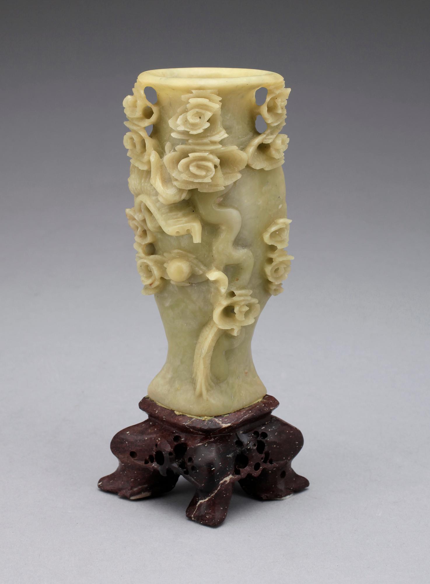 VAS, soapstone, 1900-tal.