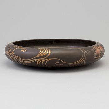 A lacquered wooden suiban basin by the Zohiko Company, Taisho period.