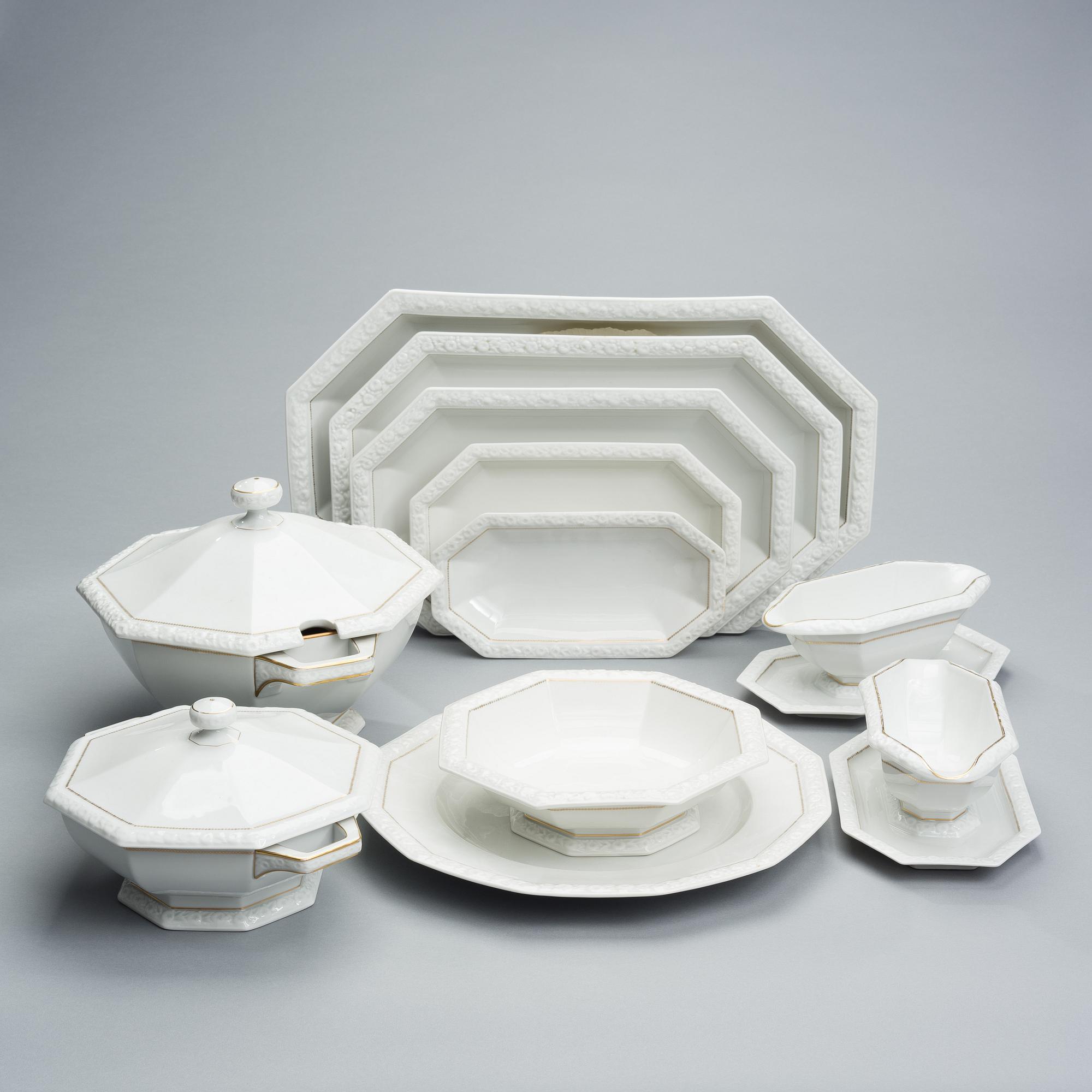 RUOKA-ASTIASTO, 93 osaa, posliinia, Rosenthal Classic ja Rosenthal Selb-Bavaria Maria.