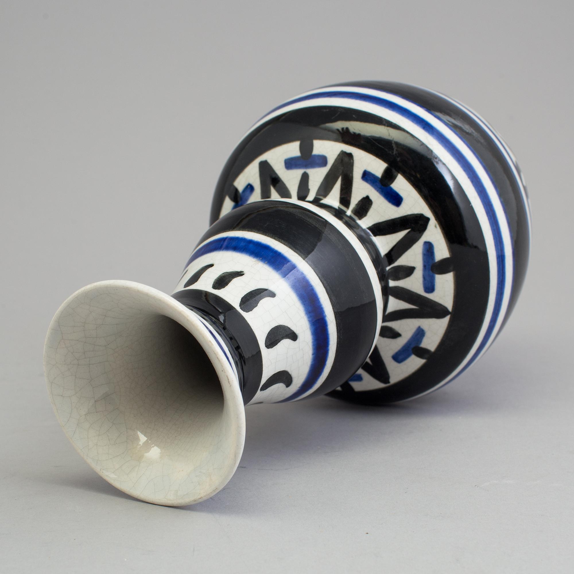 EDWARD HALD, a porcelain vase from Rörstrand, 1920's.