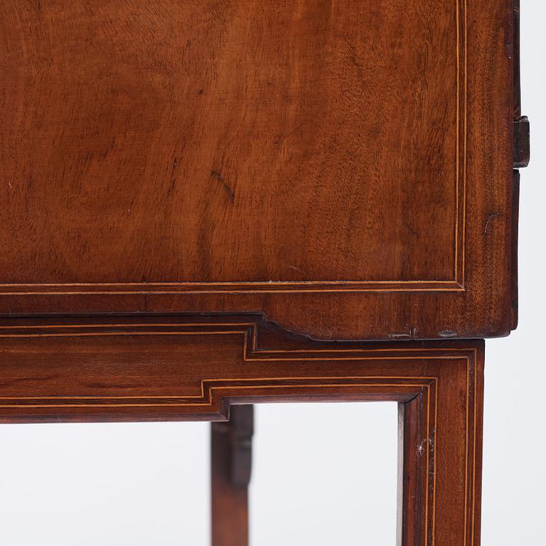 A Gustavian travel secretaire by Georg Haupt (master in Stockholm 1770-1784), signed.