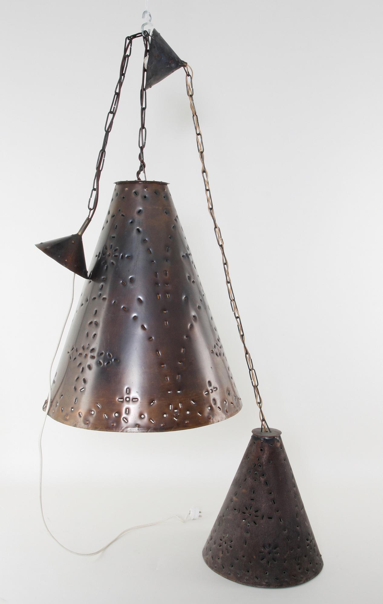 TAKLAMPOR, 2 st, sign Olle Malm. H 30-45.