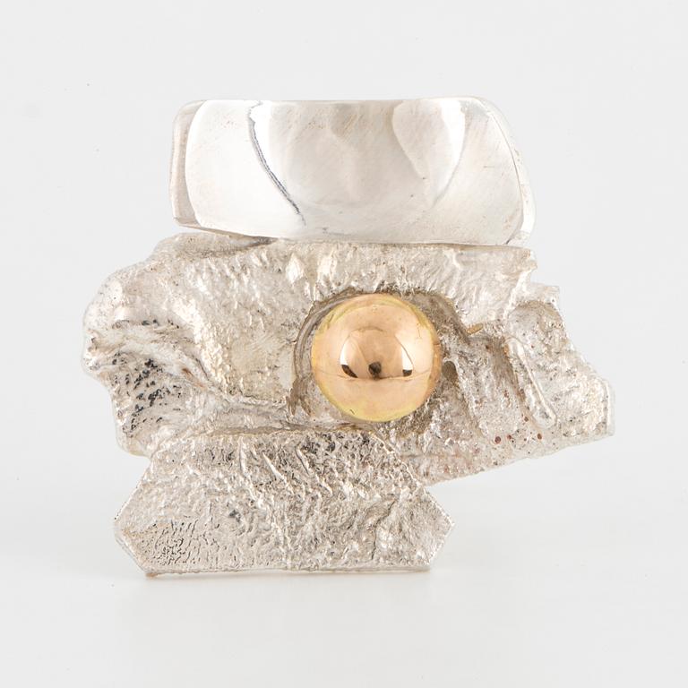 ROLF KARLSSON, Ring, sterlingsilver  + 18K vitguldskula.