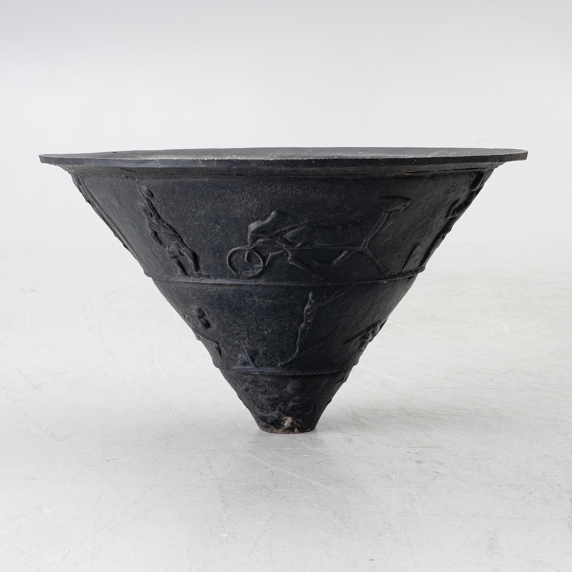 Rolf Bolin, garden urn 'Sporturnan' by Näfveqvarn, Sweden post 1925.