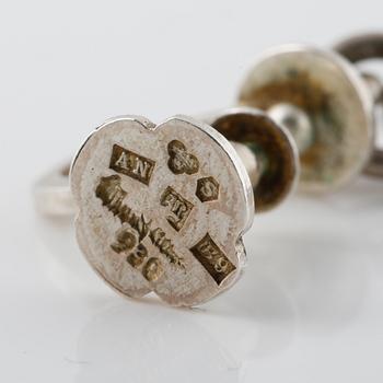 ÖRHÄNGEN, ett par, silver, Wiwen Nilsson, Lund, 1952. Vikt 6,1 gram.