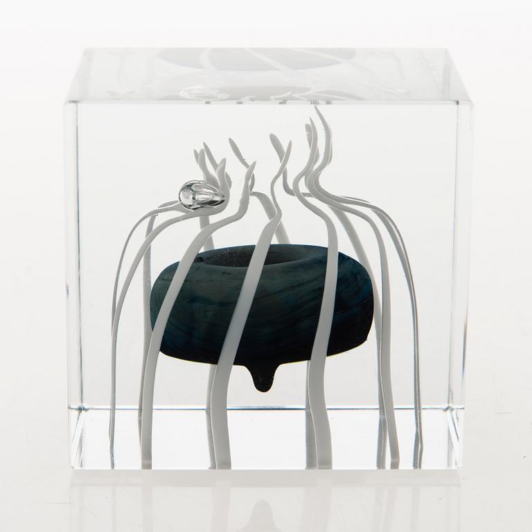 OIVA TOIKKA, AN ANNUAL CUBE, signed Oiva Toikka, nuutajärvi, daterad 1990, 118/2000.