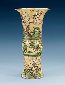 1335. A famille jeune bisquit vase, Qing dynasty, Kangxi (1662-1722).