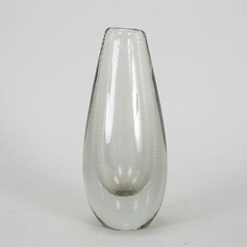 GUNNEL NYMAN, a glass vase, Nuutajärvi Notsjö, Finland mid 20th century.