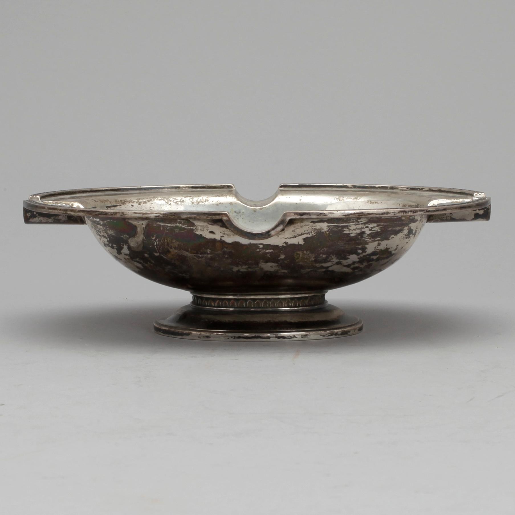 ASKFAT, silver, Carlman, Stockholm, 1943. Vikt ca 277 gram.