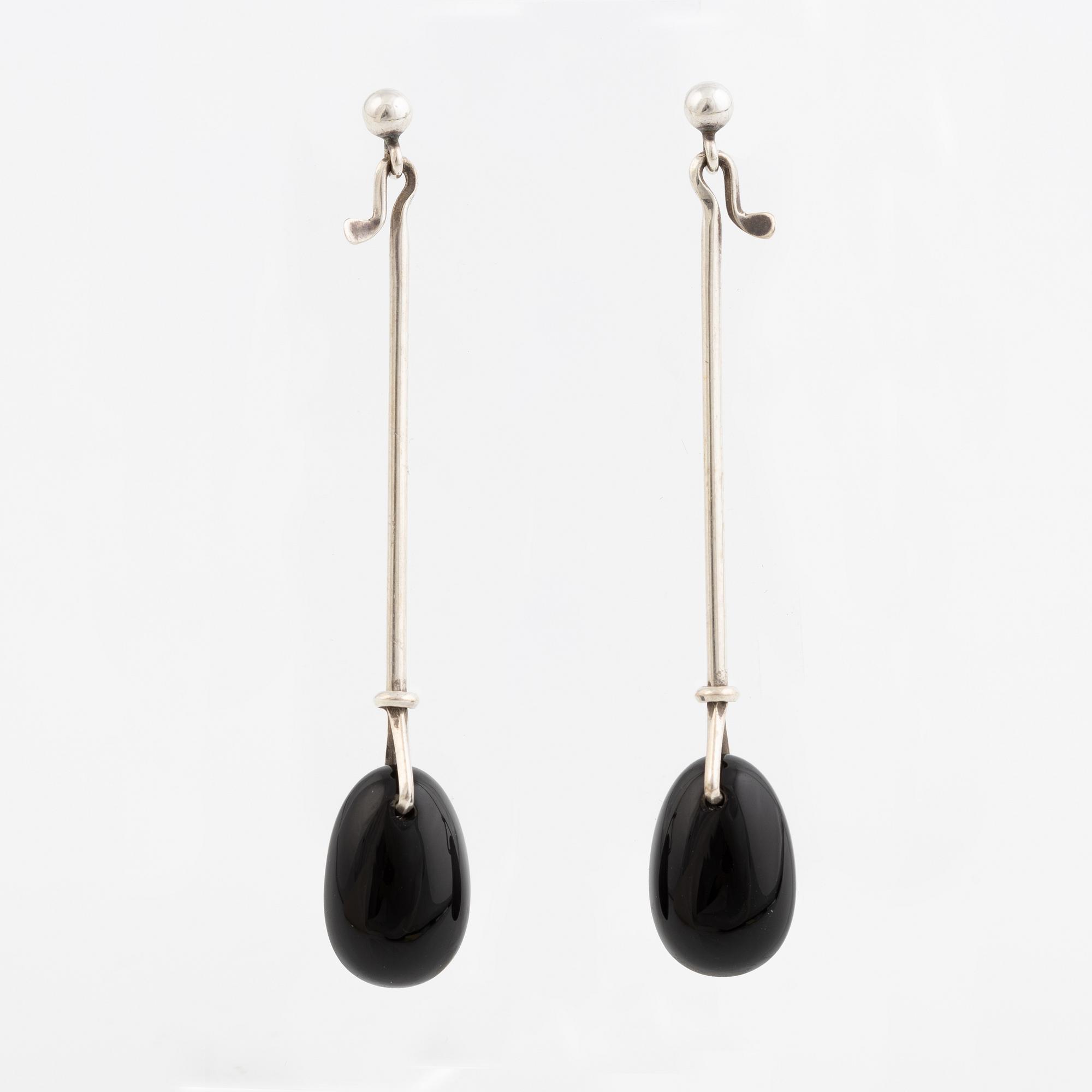 Vivianna Torun Bülow-Hübe, Earrings, Georg Jensen, silver with black stone.