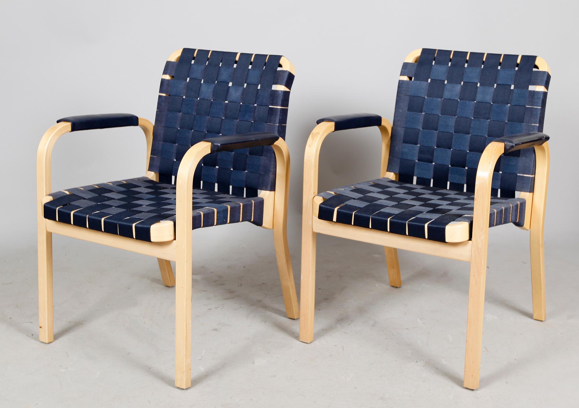 KARMSTOLAR, 1 par, Alvar Aalto, Artek, Finland.