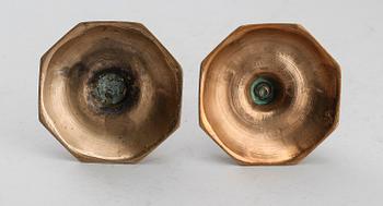 LJUSSTAKAR, 1 par, barock, tidigt 1700-tal, mässing.