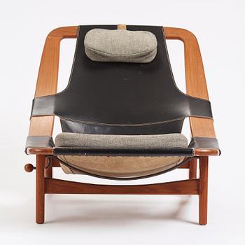 Arne Tideman Ruud, a teak and black leather lounge chair 'Holmenkollen'/'3030', A/S Inventar, Gjövik, Norway 1960s.