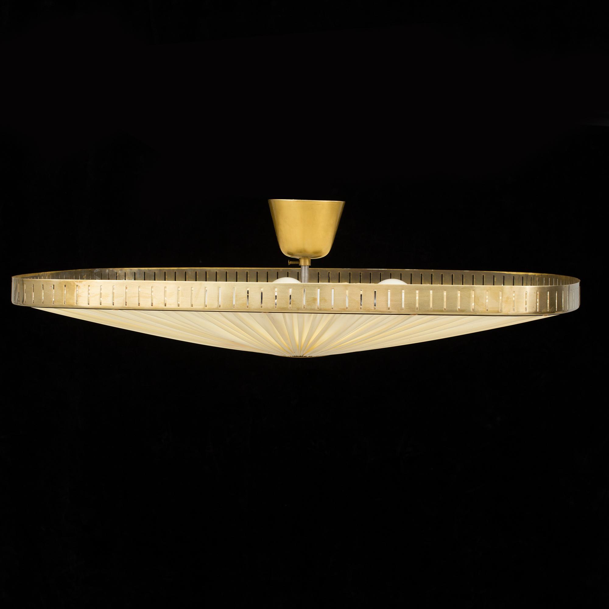 TAKPLAFOND, 1900-talets mitt. Höjd ca 20 cm.