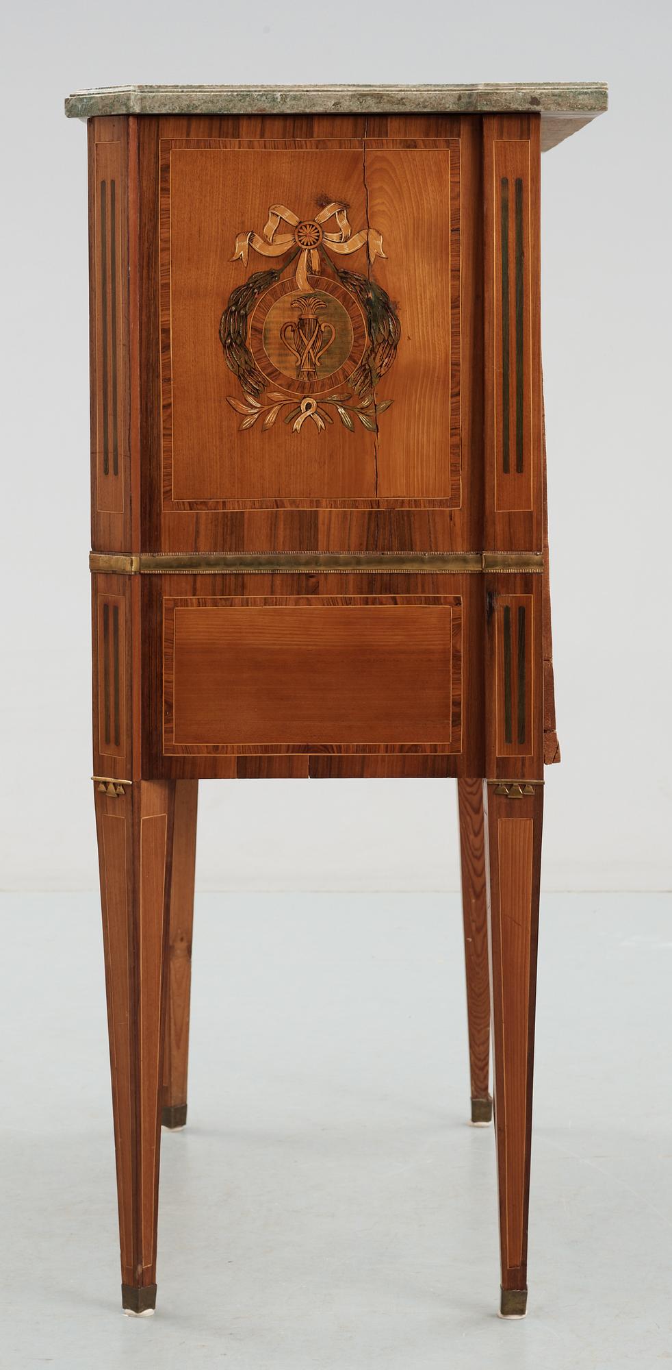 SEKRETÄR. Tillskriven Niklas Korp (mästare i Stockholm 1771). Gustaviansk.