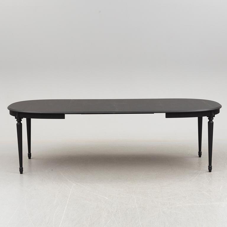 a late 20th century dining table.