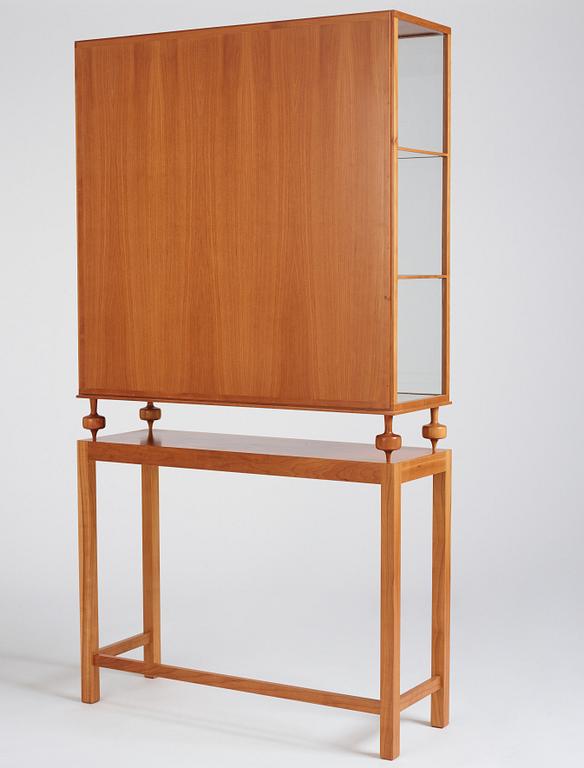 Josef Frank, a mahogany showcase cabinet model "2077", Firma Svenskt Tenn, Sweden.