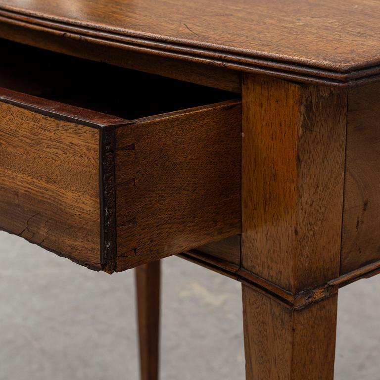 An English table, 19th century.