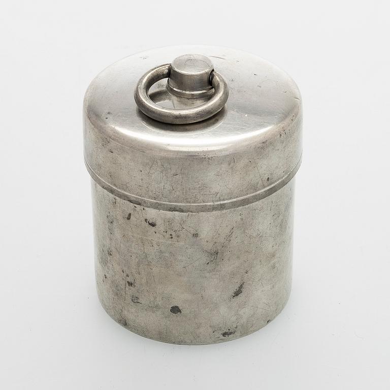 Bertel Gardberg, a lidded pewter jar, model 103, Hopeatehdas Oy, Helsinki.