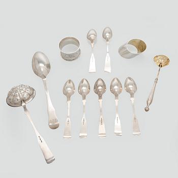 Skedar och servettringar, 12 dlr, silver, Vasa 1860-tal och Åbo 1799 -1906.