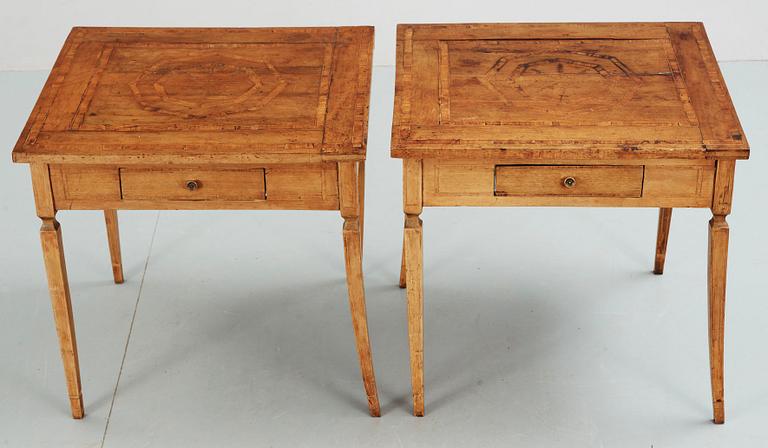 BORD, ett par, gustavianska/gustaviansk stil, delvis omkring sekelskiftet 1700/1800.