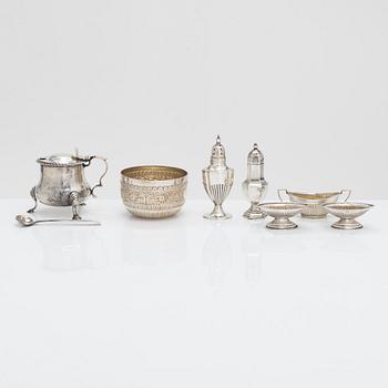 Parti bordssilver, 8 delar, sterlingsilver, England 1885-1909 och Edinburg 1807.