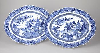 STEKFAT, ett par, porslin, Qianlong, Kina, (1736-1796).