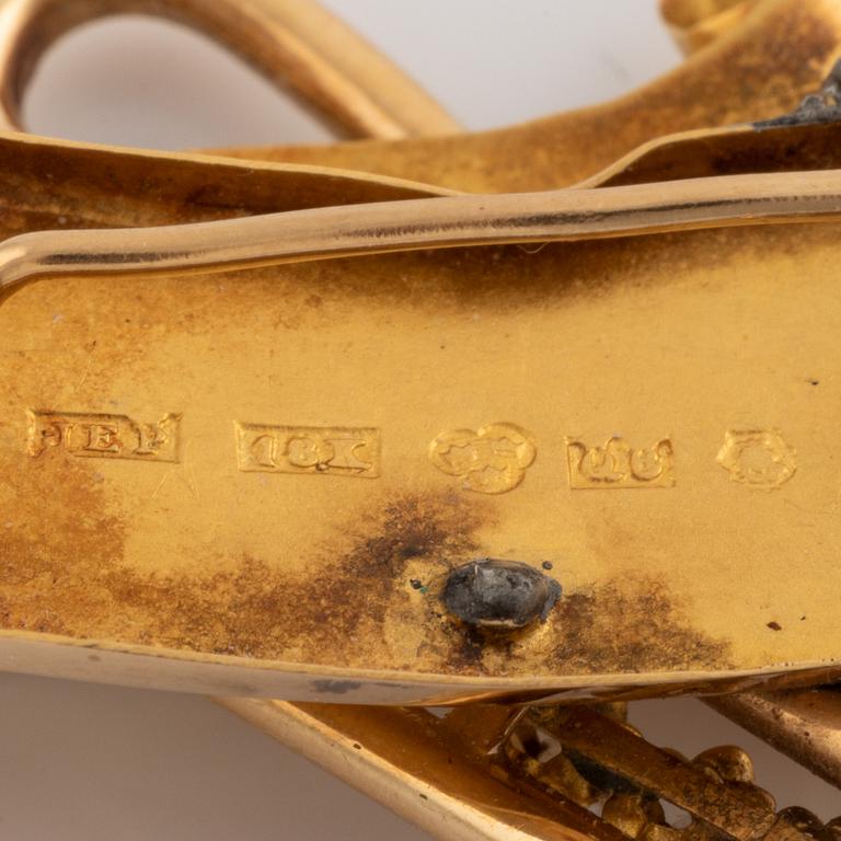 Brosch, 18K guld med fröpärlor, sent 1800-tal.