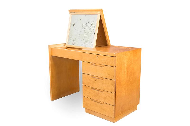 ”This dressing table with mirror designed by Aino Aalto is simply a dream” – Pil Kallesø