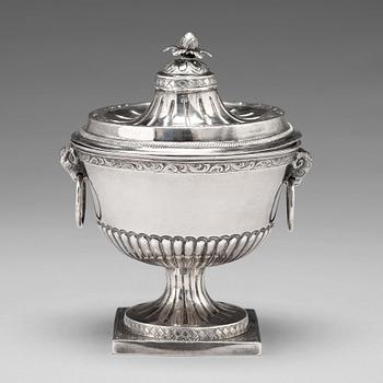 114. A Danish late 18th century silver sugar bowl and cover, unidentifiable makers mark, Copenhagen 1790.