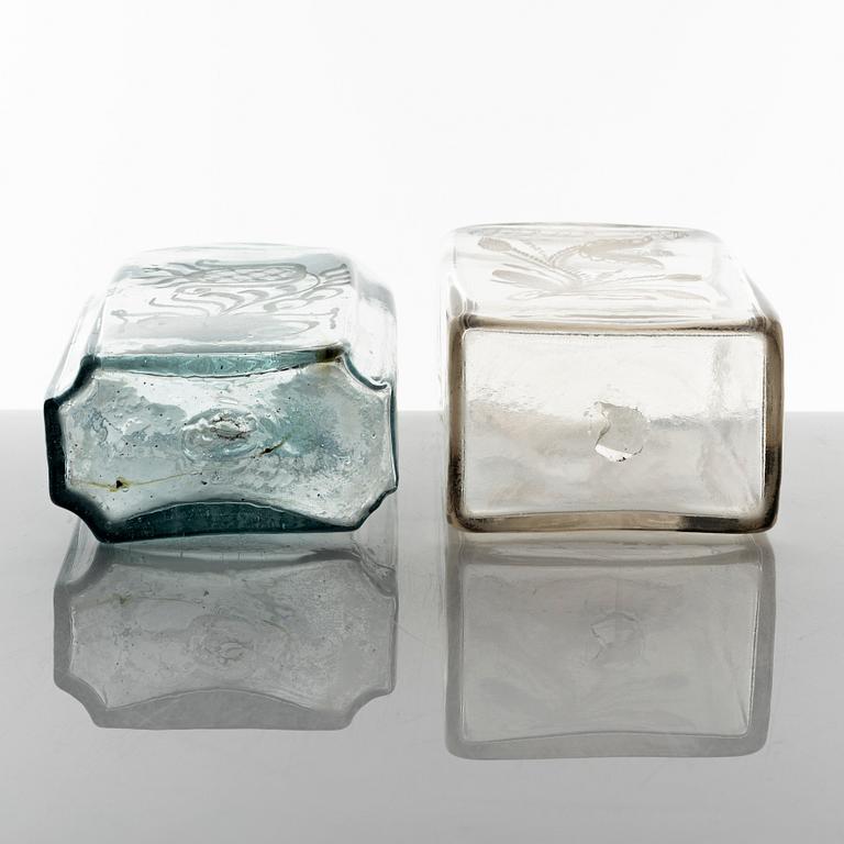 Two bottles of spirits, glass, 2 pcs, one dated 1841, according to information from northern Hälsingland.