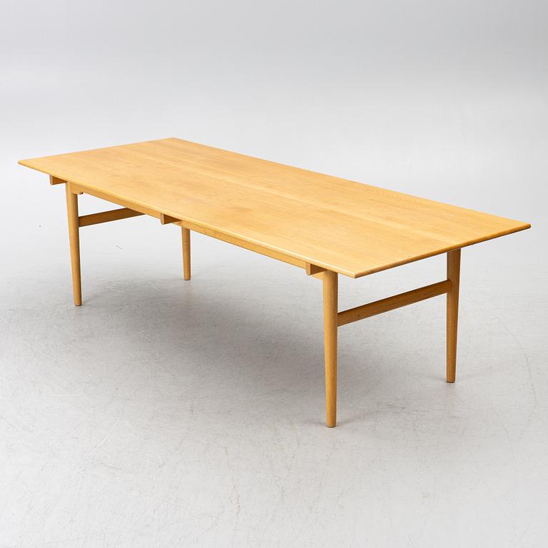 Hans J. Wegner, dining table, Carl Hansen & Son, Denmark, 2006.